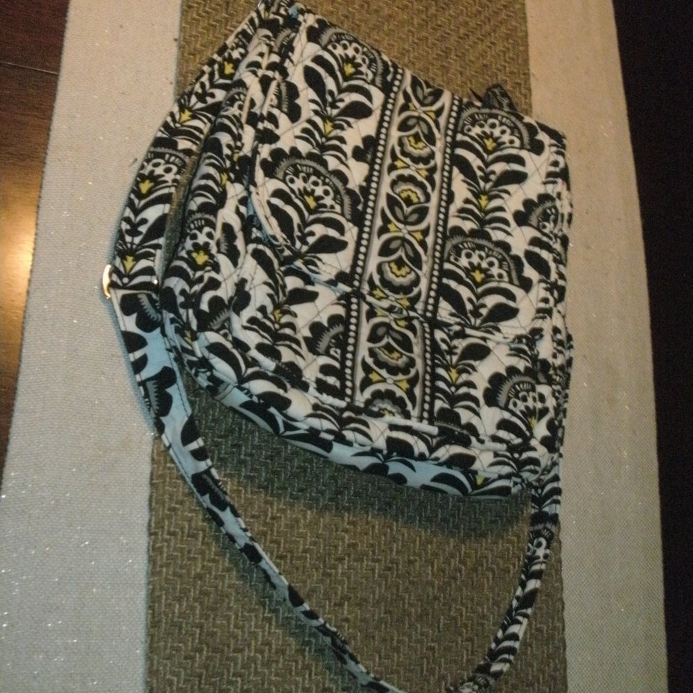 Vera Bradley Black & White Print Fanfare Floral Large Crossbody Bag Purse 12x12